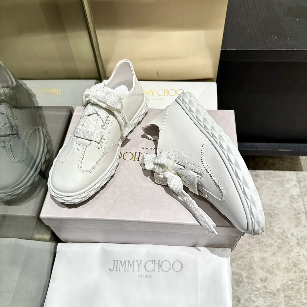 👟👟Ex-factory price 640👟👟 The new JIMMY CHOO, exclusively for sale, original large-soled casual white shoes, designed with the latest technology, strong three-dimensional effect👍The integration of multiple technologies, subverting fashion, super stylish! The combination is super beautiful. The original version is 1:1, versatile and trendy, both salty and sweet! New layout Size: 35-40